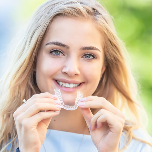 Orthodontist offering Invisalign, alternative to traditional braces, in Liverpool and Carlingford Sydney